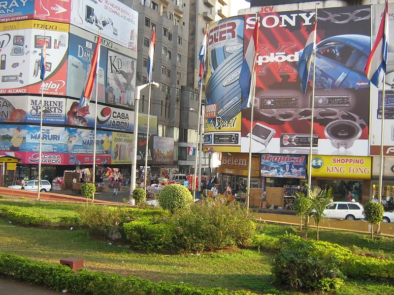 Compras em Ciudad del Este, no Paraguai, perto de Foz do Iguaçu